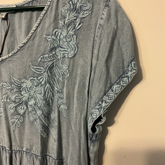 Solitaire Embroidered Dress - Picture 3 of 8